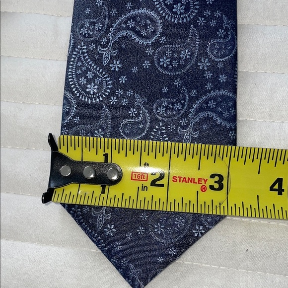 Saks Fifth Avenue Paisley Ties for Men | Mercari Saks Fifth Avenue Dark Blue Paisley Tie